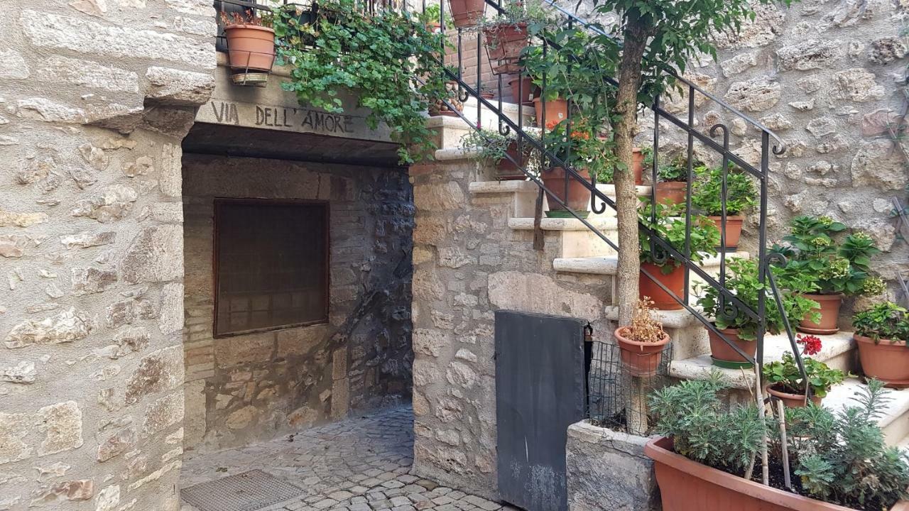 Le Casette Di Civitella La Casa Di Nonna Giulia Civitella Del Lago Exterior foto